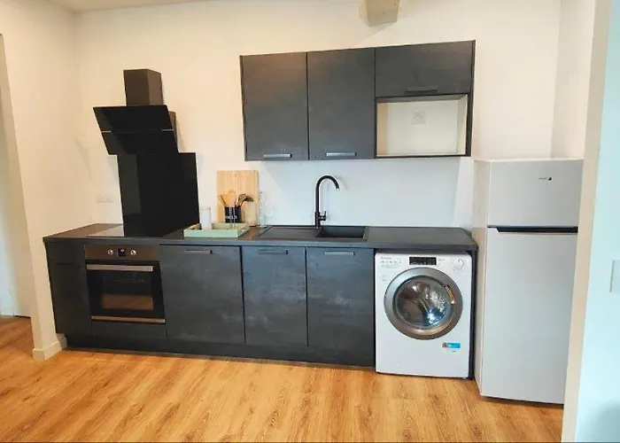 A Theme كليرمونت-فيراند